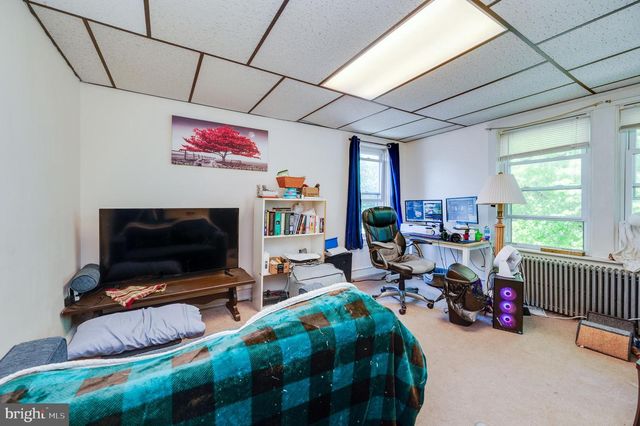 826 DOUGLASS ST, Wyomissing, PA 19610