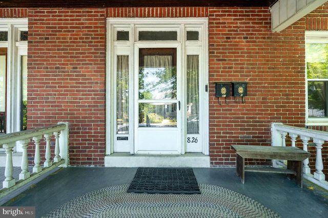 826 DOUGLASS ST, Wyomissing, PA 19610