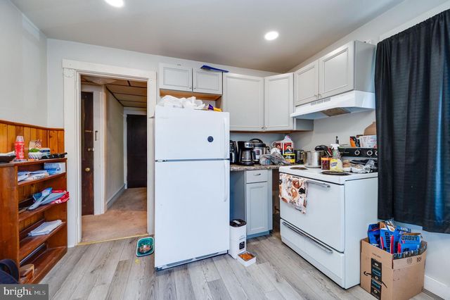 826 DOUGLASS ST, Wyomissing, PA 19610