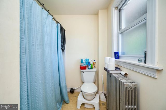 826 DOUGLASS ST, Wyomissing, PA 19610