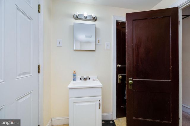 826 DOUGLASS ST, Wyomissing, PA 19610