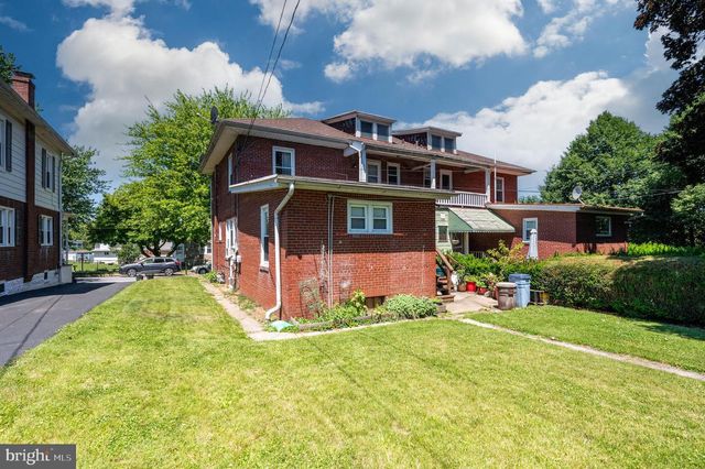 826 DOUGLASS ST, Wyomissing, PA 19610
