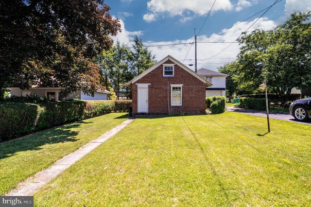 826 DOUGLASS ST, Wyomissing, PA 19610