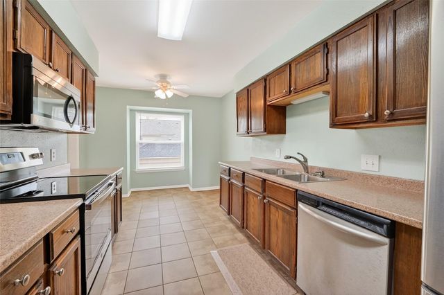 2020 Harbour Drive, Seabrook, TX 77586