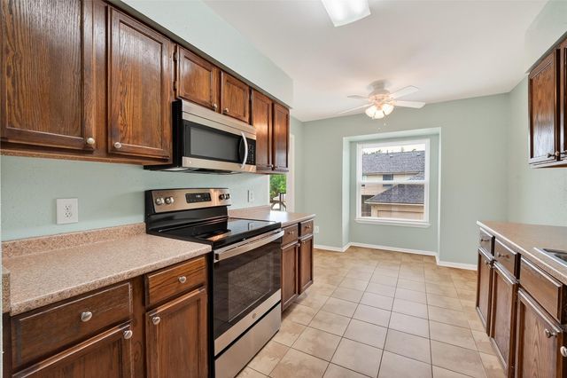 2020 Harbour Drive, Seabrook, TX 77586
