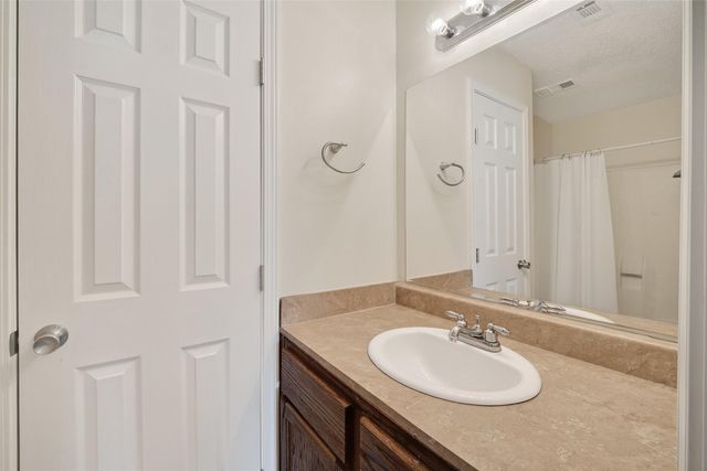 2020 Harbour Drive, Seabrook, TX 77586