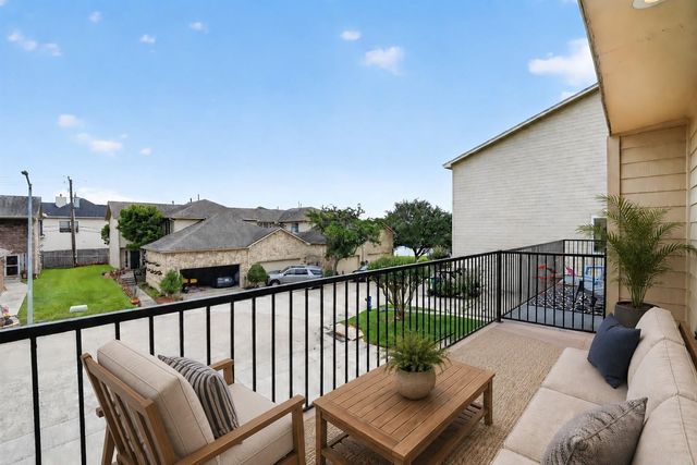 2020 Harbour Drive, Seabrook, TX 77586