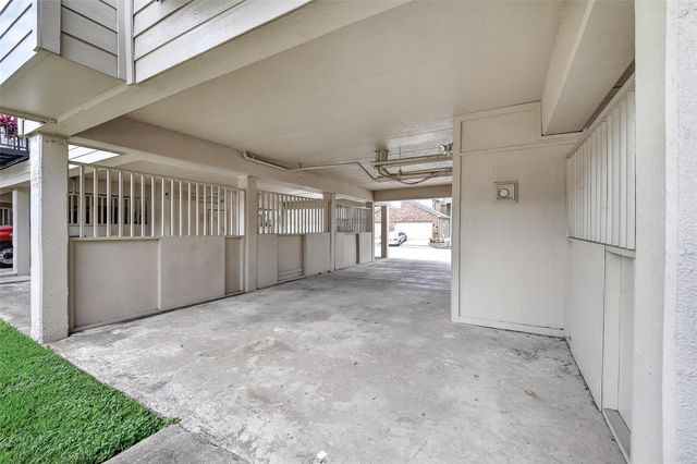 2020 Harbour Drive, Seabrook, TX 77586