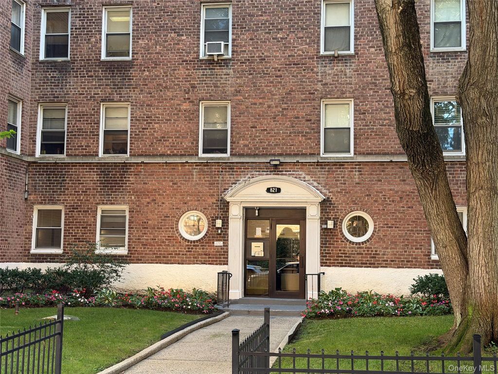 821 Bronx River Road BG, Bronxville, NY 10708 — exterior