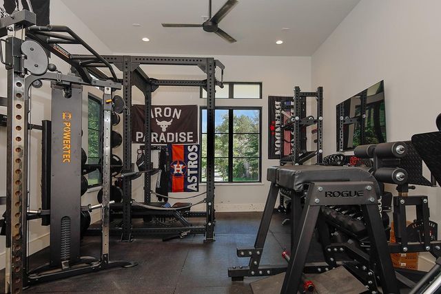 425 N Copa Palm Loop, Montgomery, TX 77316