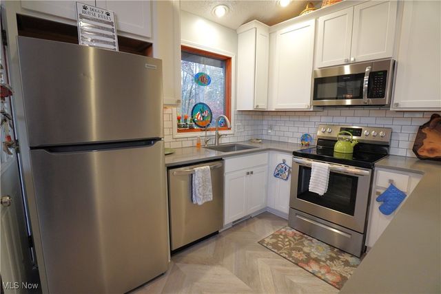 2319 Camille Road SW, Sherrodsville, OH 44675