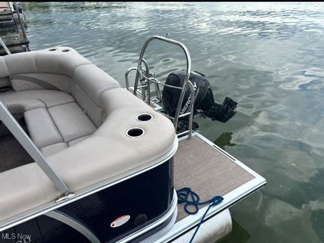 2319 Camille Road SW, Sherrodsville, OH 44675