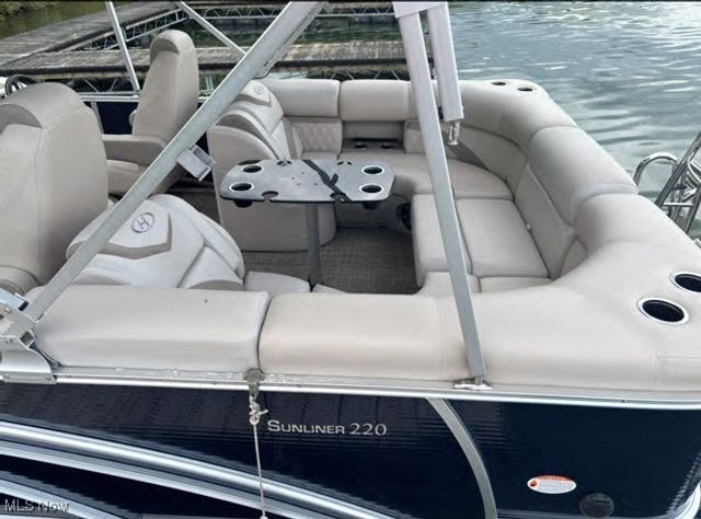 2319 Camille Road SW, Sherrodsville, OH 44675