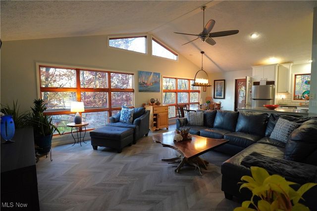 2319 Camille Road SW, Sherrodsville, OH 44675