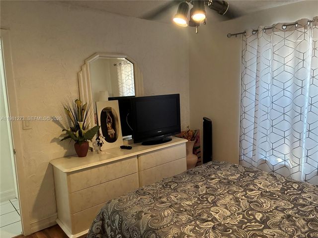 18175 NW 61st Ave 0, Hialeah, FL 33015