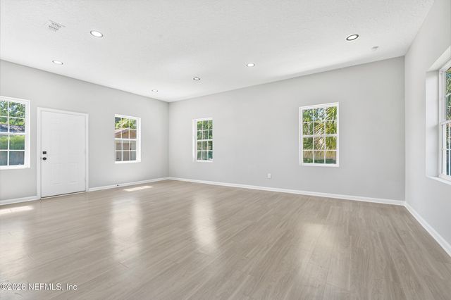 7047 RIVERCREST Drive, Jacksonville, FL 32226