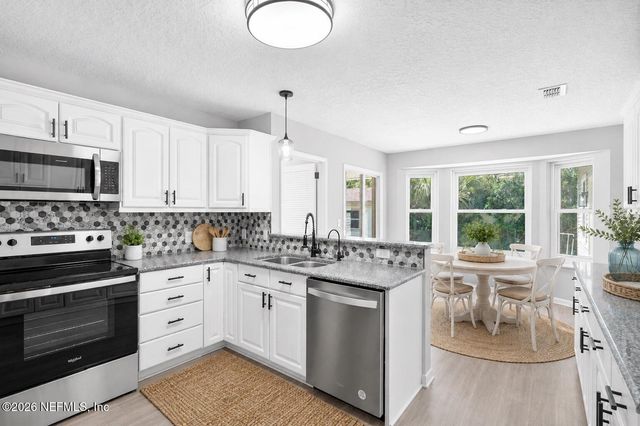 7047 RIVERCREST Drive, Jacksonville, FL 32226