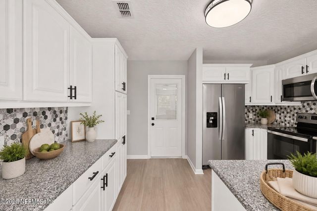 7047 RIVERCREST Drive, Jacksonville, FL 32226