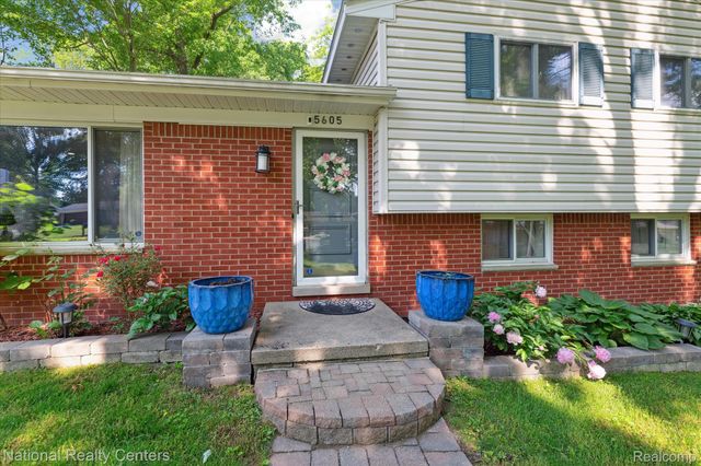 5605 Kingfisher Lane, Independence Charter Township, MI 48346