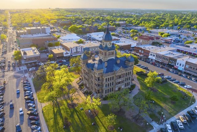 9209 Rolling Meadow Way, Denton, TX 76207