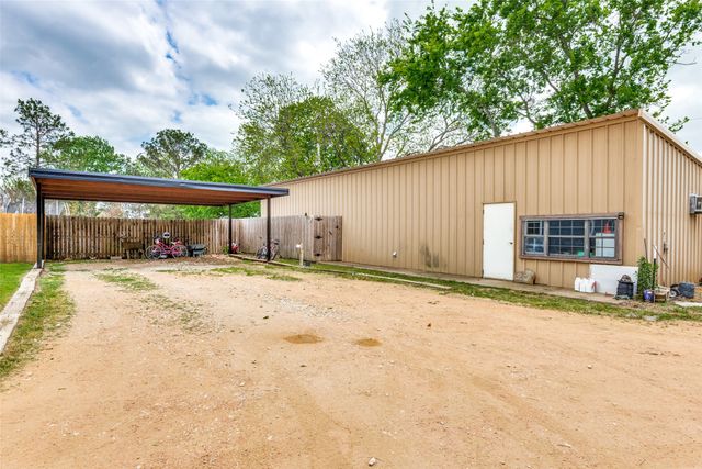 213 S Busby Street, Tioga, TX 76271