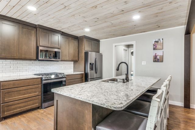 213 S Busby Street, Tioga, TX 76271