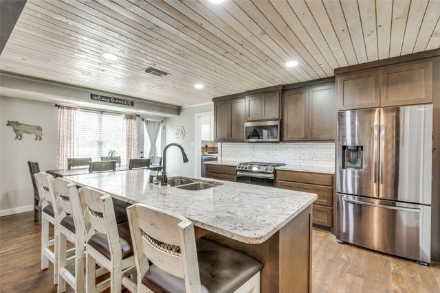 213 S Busby Street, Tioga, TX 76271