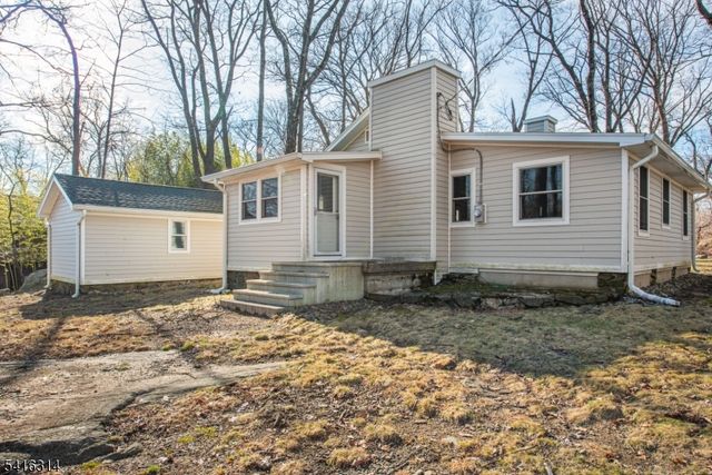 18 Oak Ln M, Montville Twp., NJ 07045