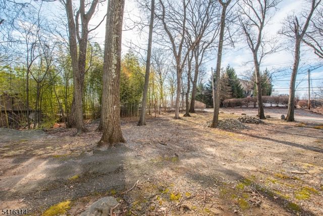 18 Oak Ln M, Montville Twp., NJ 07045