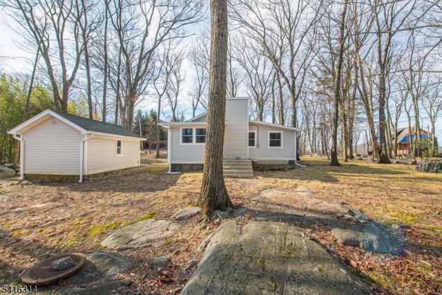 18 Oak Ln M, Montville Twp., NJ 07045