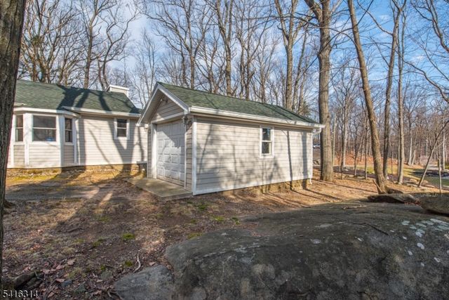 18 Oak Ln M, Montville Twp., NJ 07045