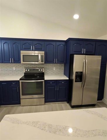 1430 SW 85th Ter, Pembroke Pines, FL 33025