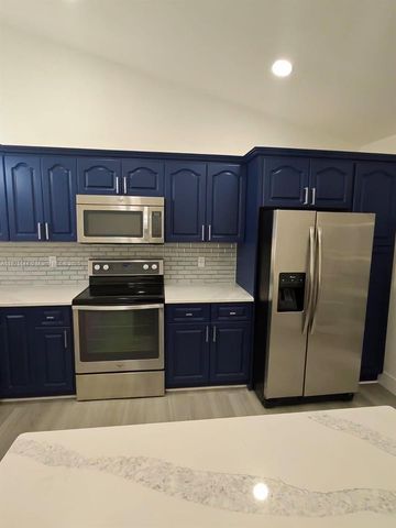 1430 SW 85th Ter, Pembroke Pines, FL 33025