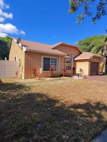 1430 SW 85th Ter, Pembroke Pines, FL 33025