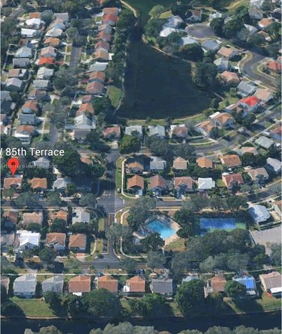 1430 SW 85th Ter, Pembroke Pines, FL 33025