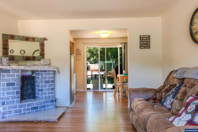 304 Boone Rd SE, Salem, OR 97306