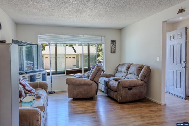 304 Boone Rd SE, Salem, OR 97306