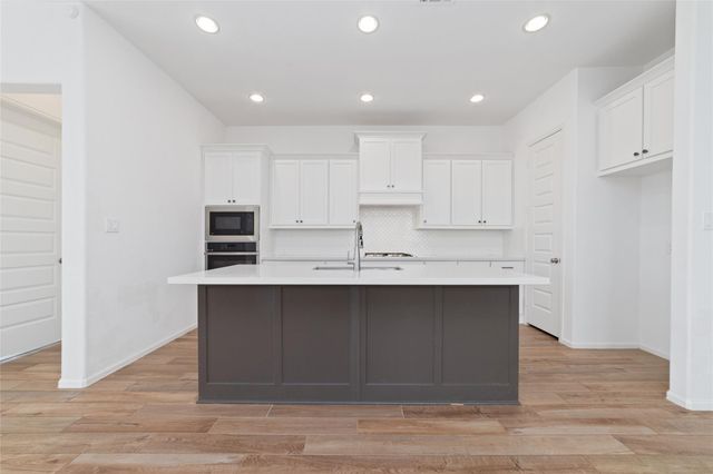 31423 Splitting Willow Way, Fulshear, TX 77441