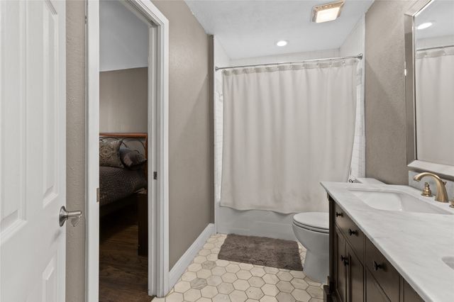 4015 Holland Avenue 110, Dallas, TX 75219
