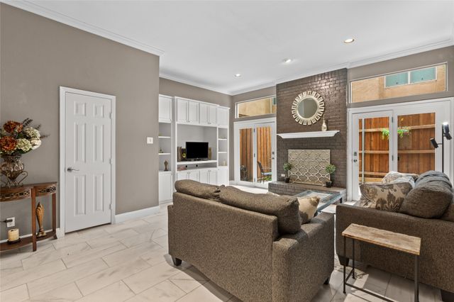 4015 Holland Avenue 110, Dallas, TX 75219