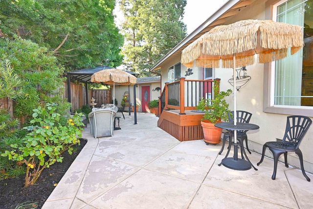 1215 S Livermore Avenue, Livermore, CA 94550