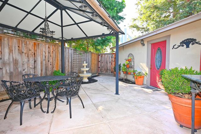 1215 S Livermore Avenue, Livermore, CA 94550