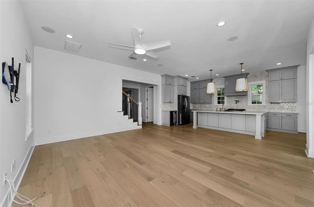 2550 DARTMOUTH AVENUE N, St Petersburg, FL 33713