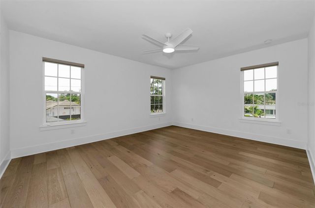 2550 DARTMOUTH AVENUE N, St Petersburg, FL 33713