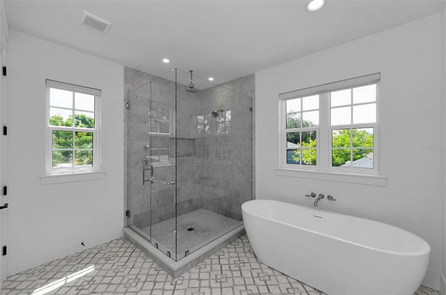 2550 DARTMOUTH AVENUE N, St Petersburg, FL 33713