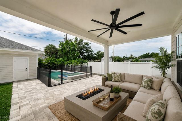 2550 DARTMOUTH AVENUE N, St Petersburg, FL 33713