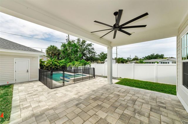 2550 DARTMOUTH AVENUE N, St Petersburg, FL 33713