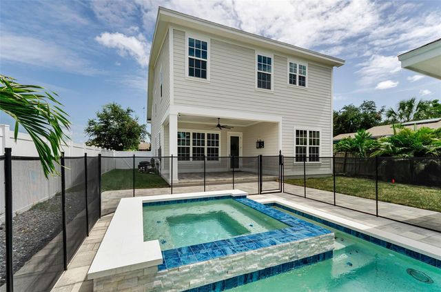 2550 DARTMOUTH AVENUE N, St Petersburg, FL 33713