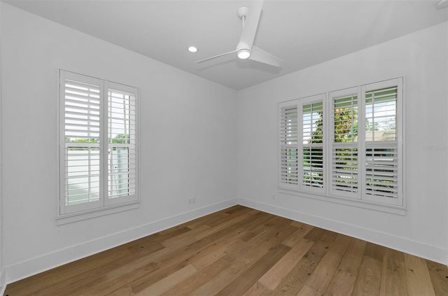 2550 DARTMOUTH AVENUE N, St Petersburg, FL 33713