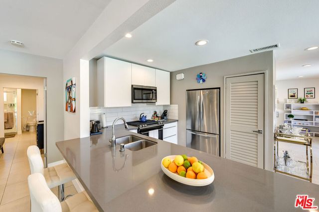 2146 N Blando Road, Palm Springs, CA 92262